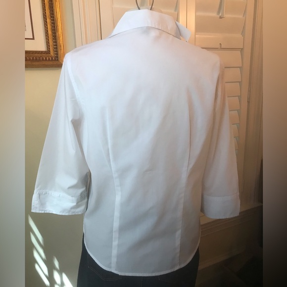 NWT Women's Tia White Button Down Shirt with Ocean Theme Embellishments - Picture 10 of 10